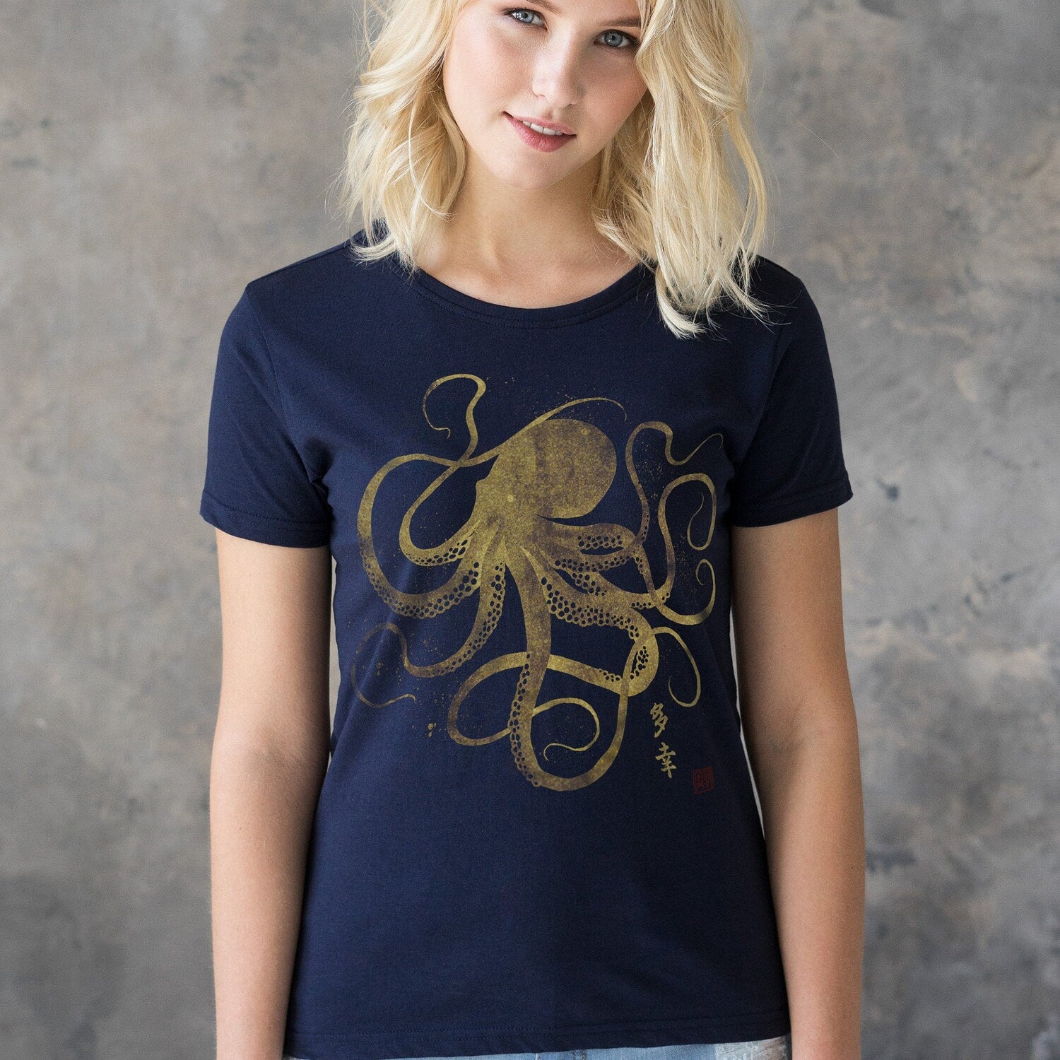 Octopus Japanese Calligraphy T Shirt Gyotaku Traditional Art Writing Ukiyo-e Japan Kawaii Gold Print Yoga Womens Girls Printed Tee T-Shirt