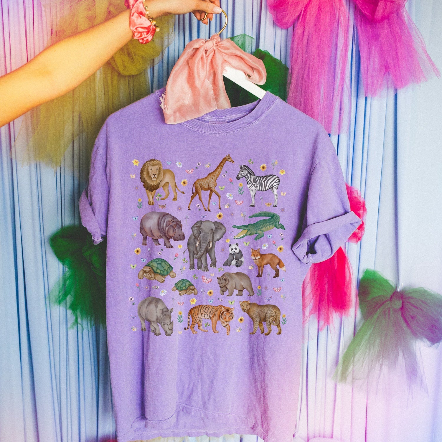 Cute Safari Animal Shirt for Trip to Zoo, Animal Lover Gift: 90s Aesthetic Animal Shirt with Lion, Giraffe, Zebra, Hippo, Elephant and More!