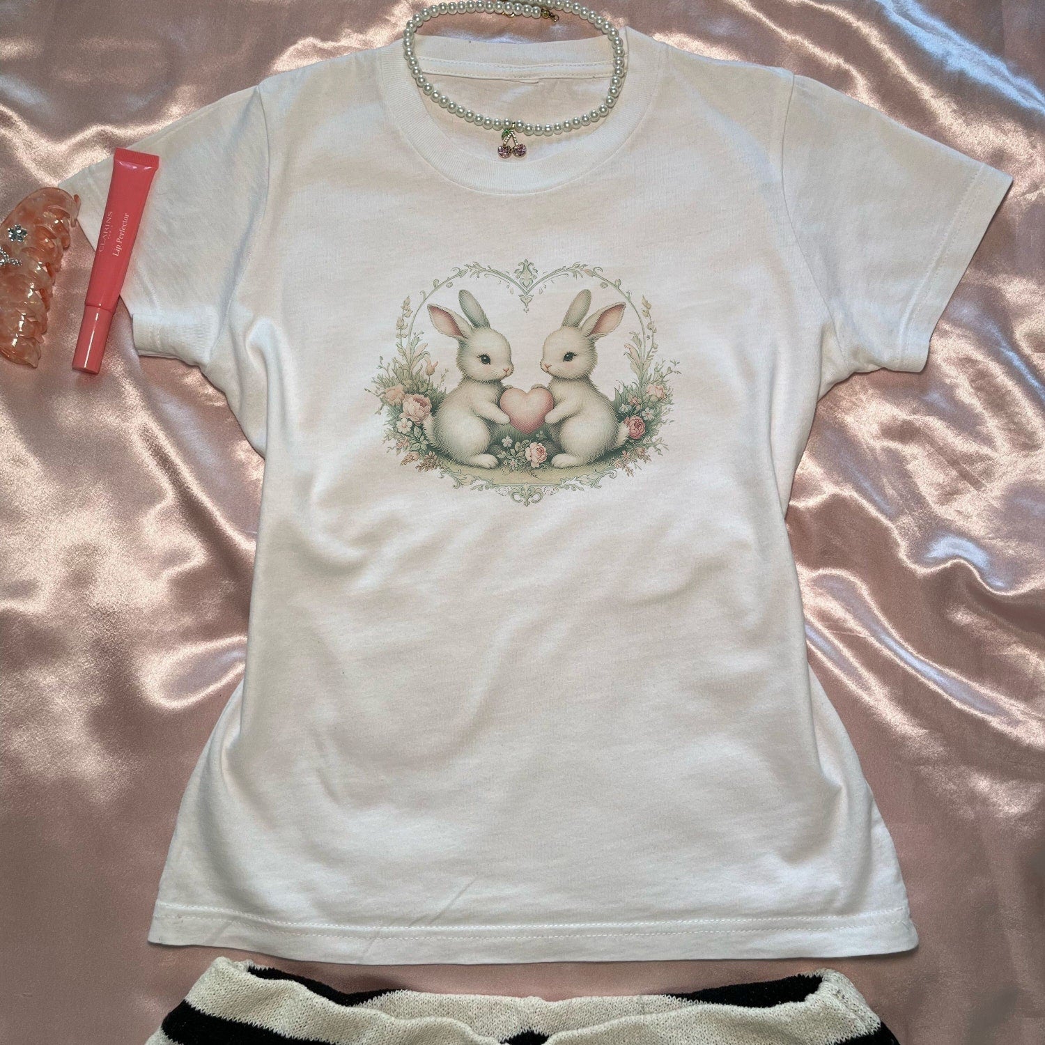 Coquette Y2K Bunny Baby Tee Coquette Vintage Bunny Shirt Aesthetic Y2K Vintage Cropped Dollette Graphic Tees Cute Vintage Rabbit Baby Tee