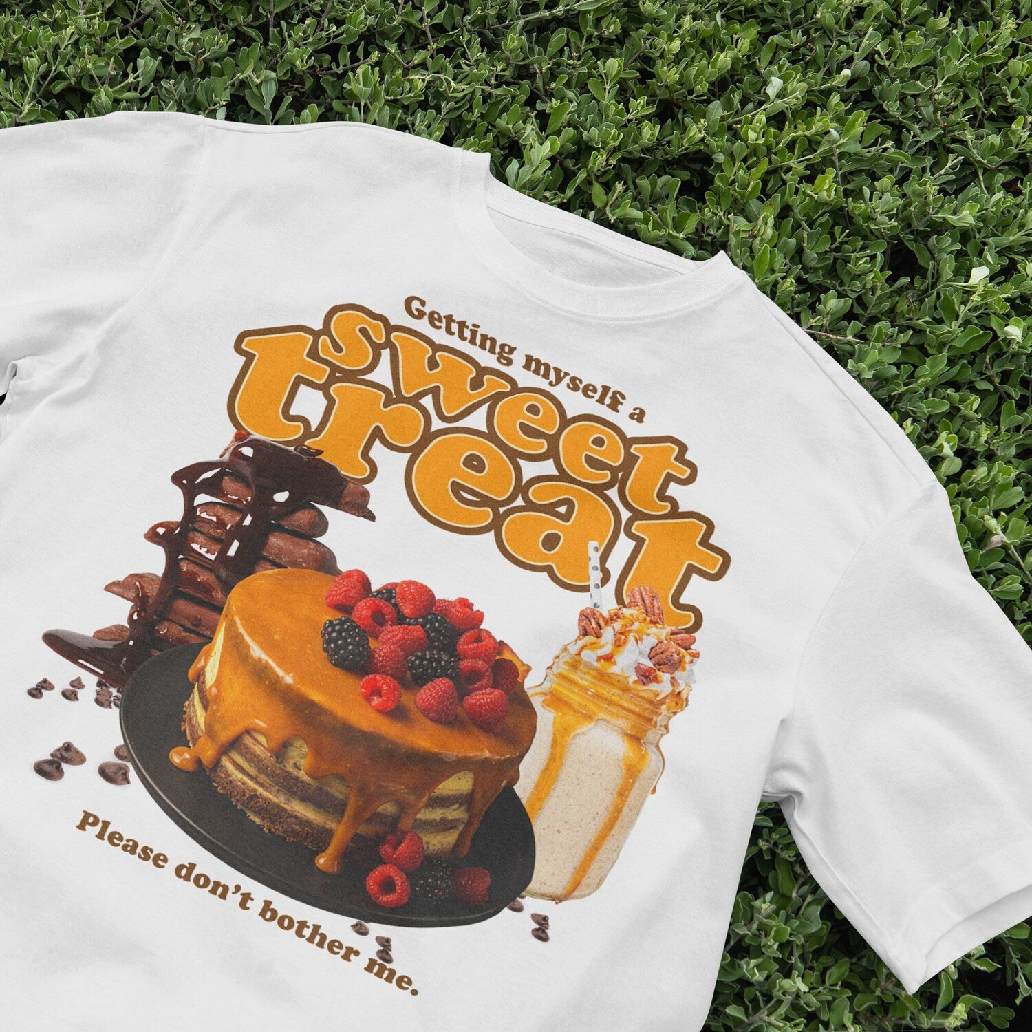 Sweet Treat Funny Shirt, Bakery Lover, Foodie, Cake T-Shirt, Dessert Shirts, 90s Graphic T-Shirt, Simple Shirt, Aesthetic Shirts, Y2K
