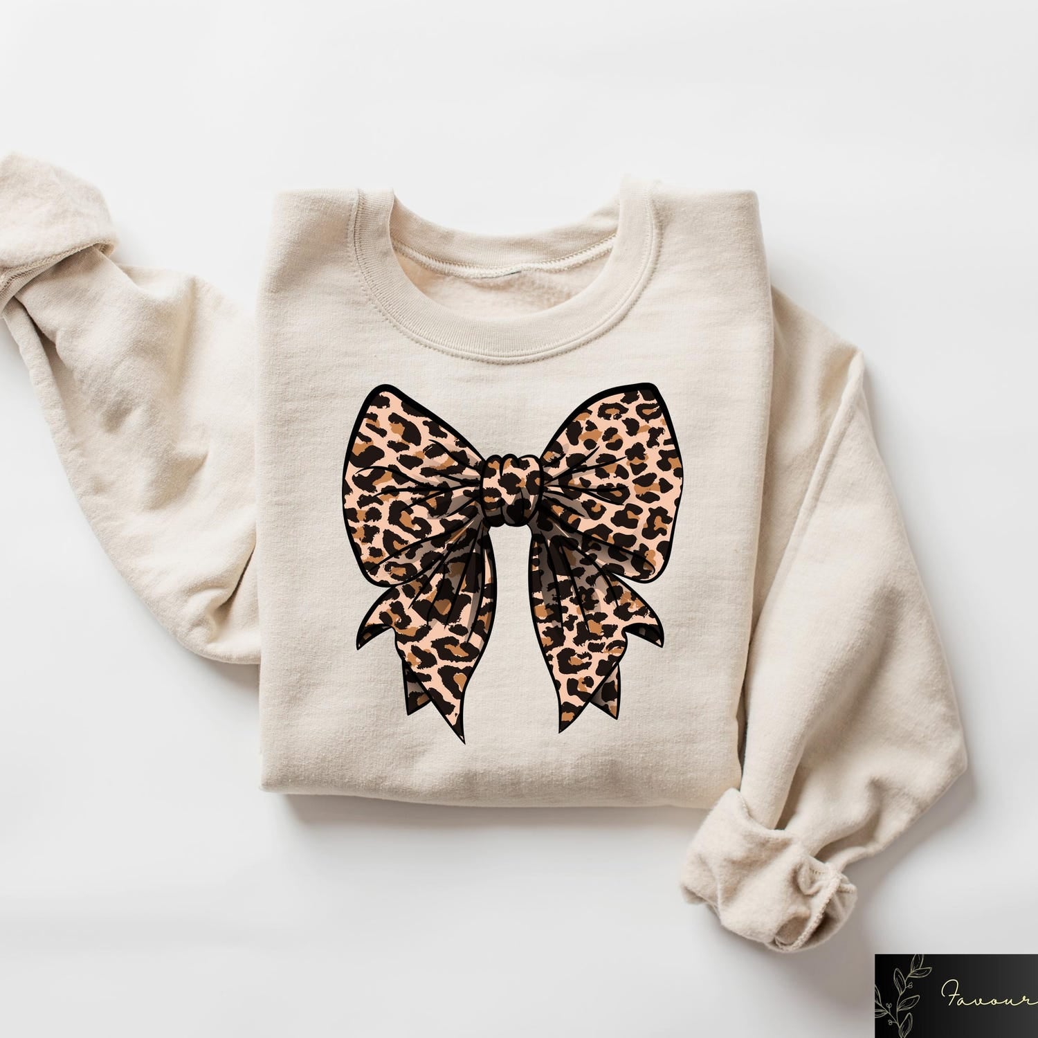 Coquette Bow Sweatshirt, Leopard Coquette T-shirt, Aesthetic Bow Shirt, Trendy Mom Gift, Aesthetic Coquette Crewneck, Leopard Women Tee