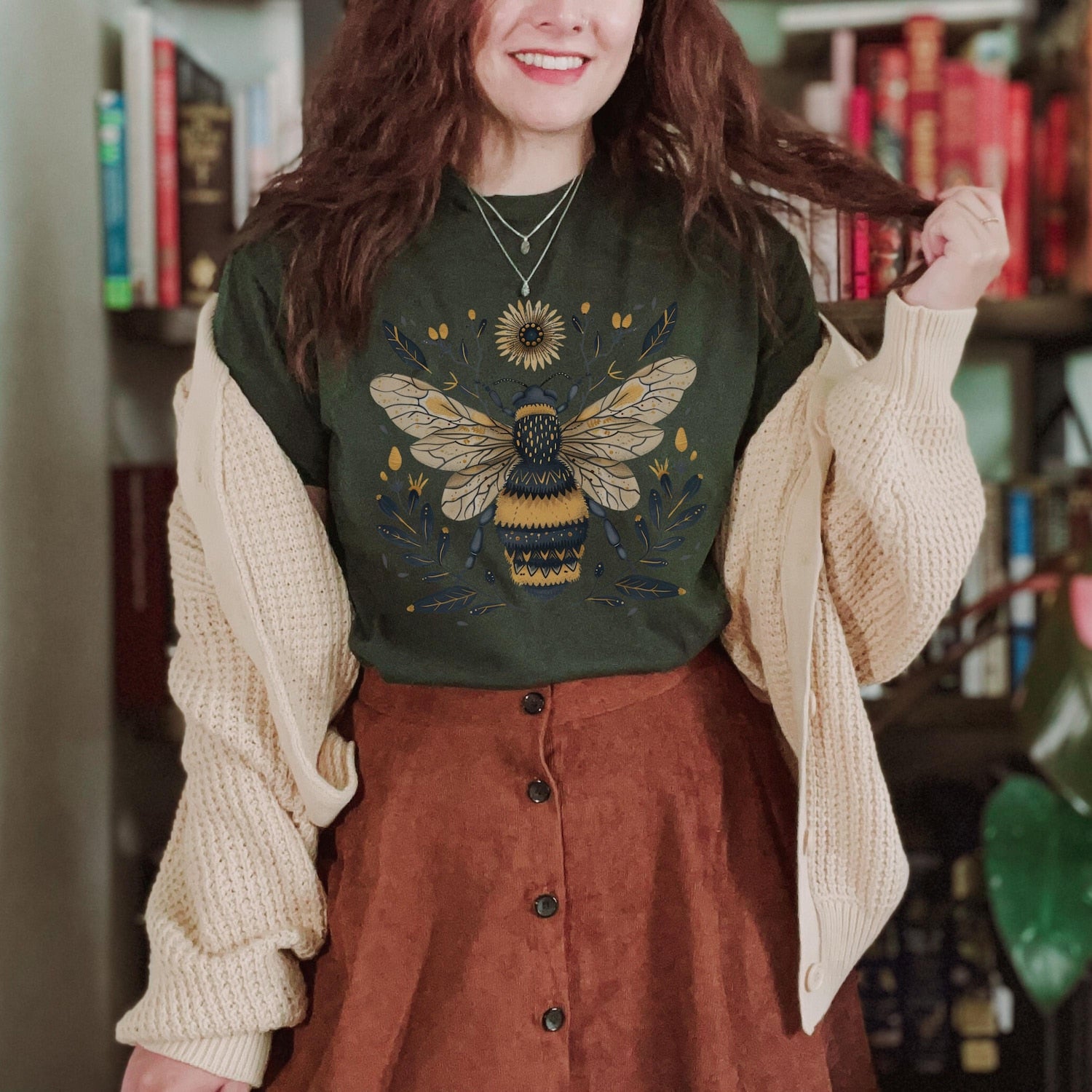 Bee Goblincore Folk Art Tshirt, Cottagecore T-Shirt, Gothic Bee Lover T Shirt, Honeybee Cottage Core Tee, Folklore Clothing, Gift for Her