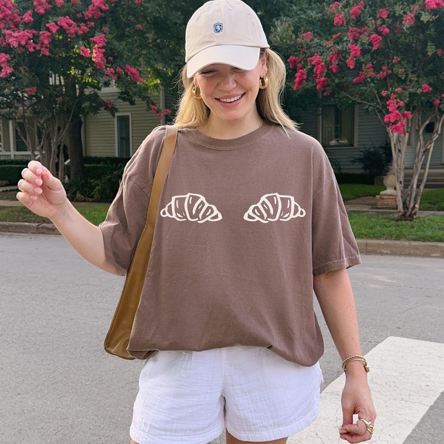 Croissant Graphic Shirt, Le Croissant Nips Aesthetic Print T-shirt Gift, Trendy Morning Club Brunch Tee, Girls Dinner Comfort Colors Top