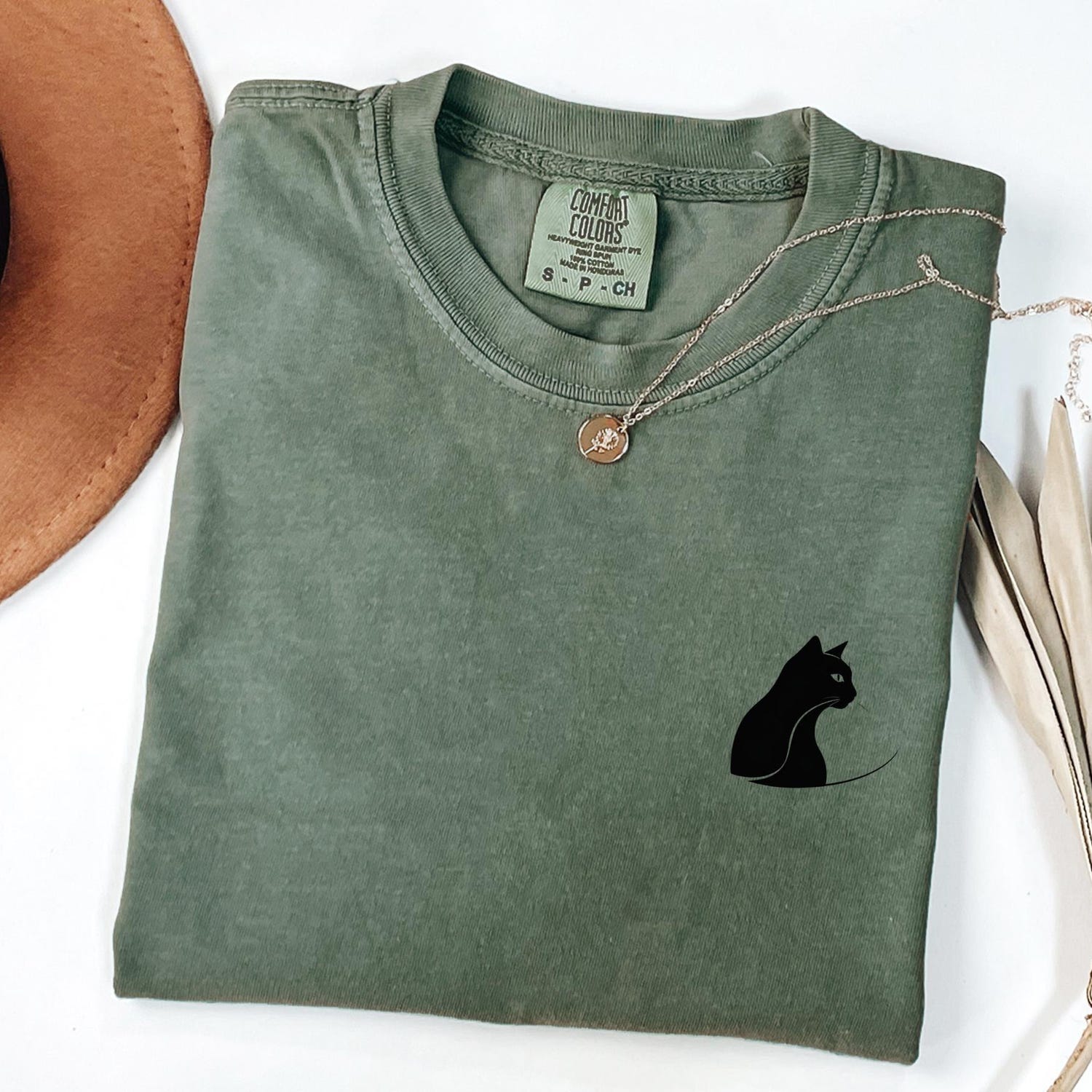 Black Cat Comfort Colors Shirt,Minimalist Kawaii Witchy Tee for Cat Lovers, Vintage Aesthetic Graphic T-Shirt, Soft Unisex Gift Idea,Trend