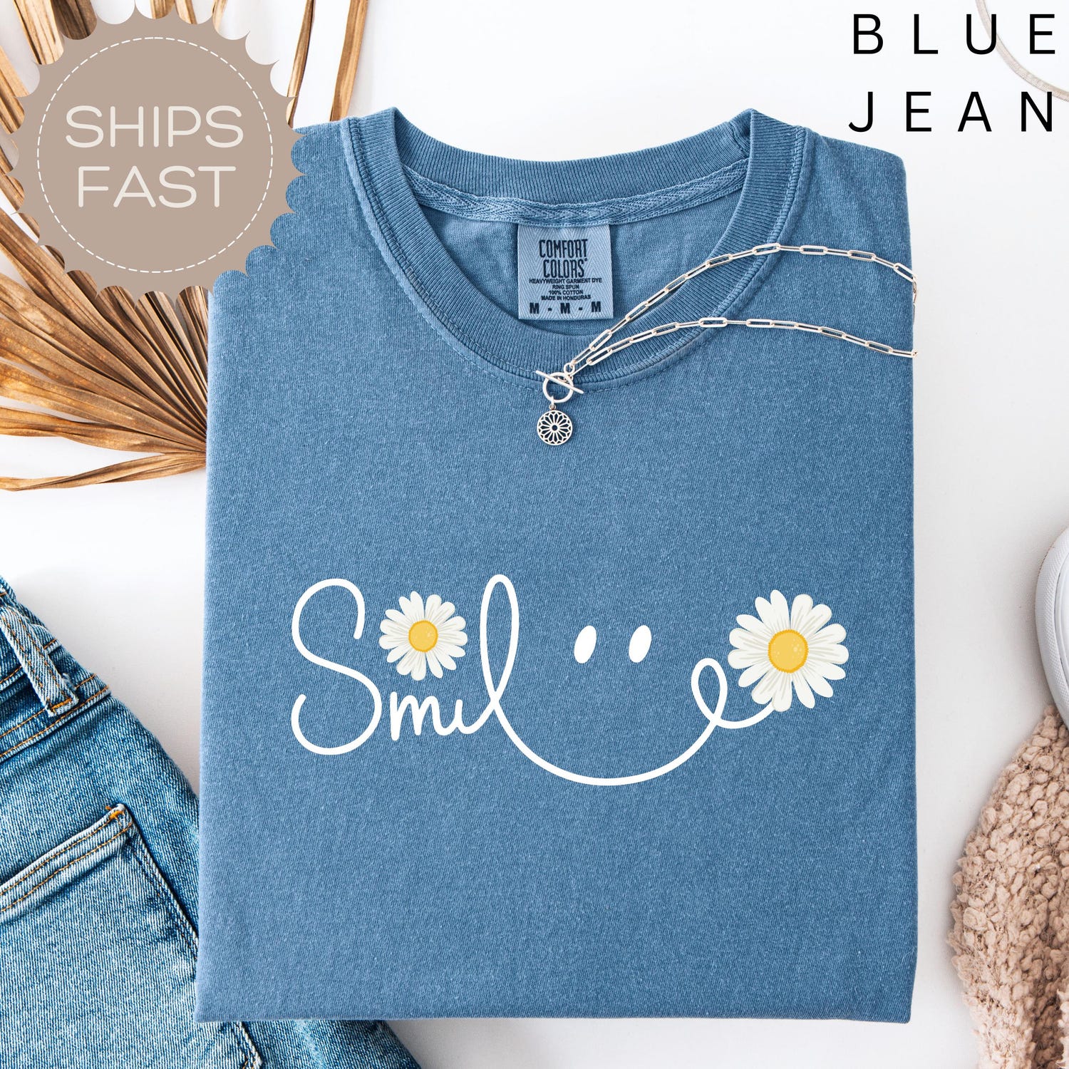 Comfort Colors, Smiley Daisy Womens Shirts, Emoji Smile Tee for Mom, Trendy Floral Tee Shirts, Inspirational Gift for Her, Summer Vibe Gifts