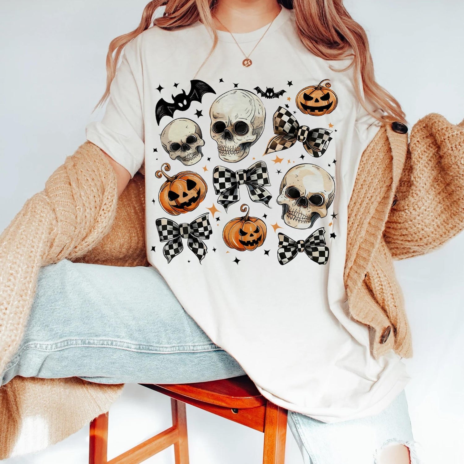 Halloween T-Shirt Women, Spooky Skull Pumpkin Bat Bow Shirt, Fall Aesthetic Graphic Tee, Gothic Pumpkin Halloween Graphic T-Shirt