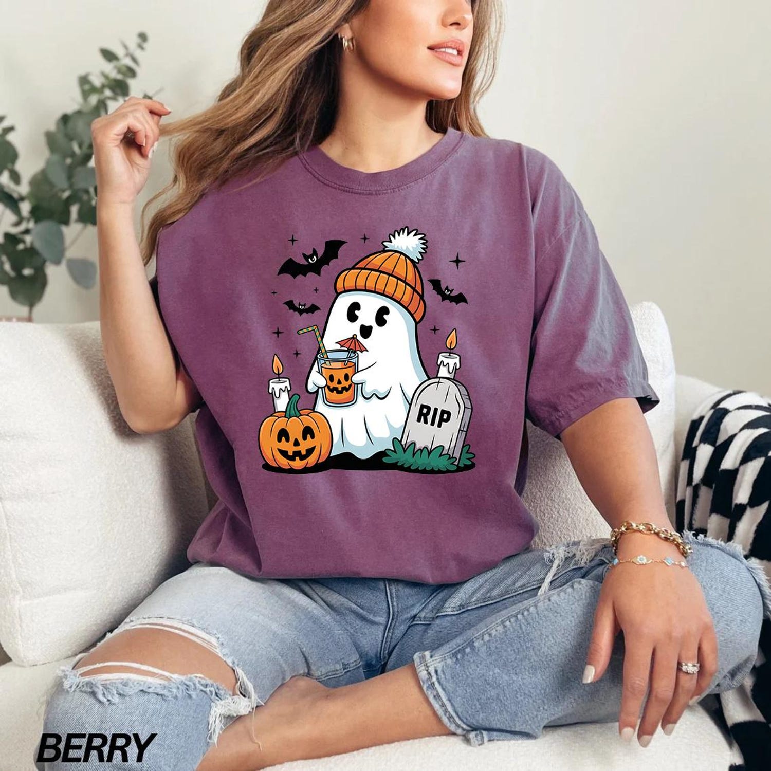 Cute Ghost Halloween T-Shirt, Spooky Season Tee, Retro Fall Shirt, Funny Ghost Graphic Tee, Aesthetic Halloween Party Outfit
