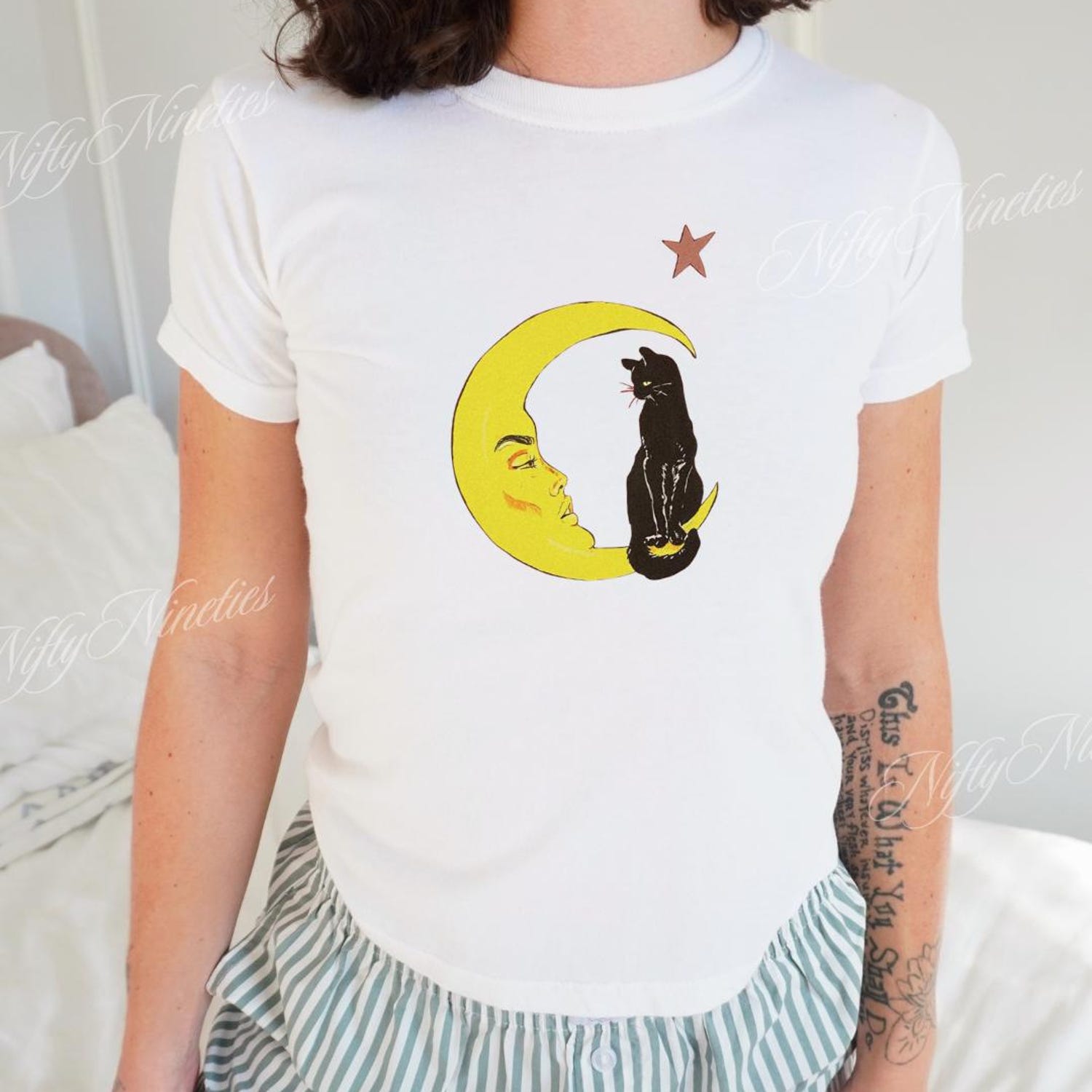 Vintage Cat Halloween Baby Tee, Retro Cat Moon Star Baby Tee, Baby Tee Y2k, Halloween Graphic Tee, 90s Retro Graphic Top, Cool Grunge Kitten