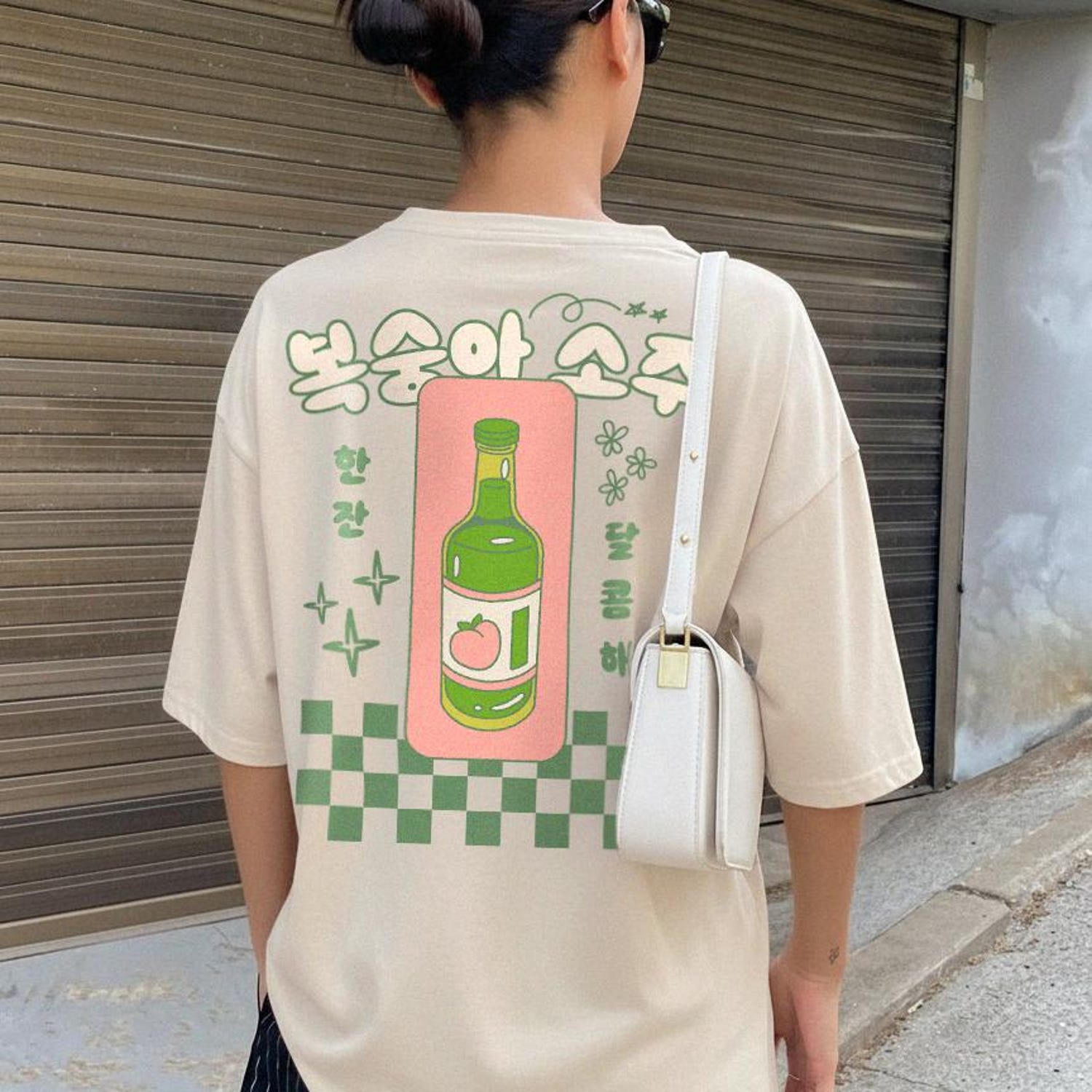 Peach Soju Shirt â Korean Soju Graphic Tee â Cute Retro Peach Aesthetic T Shirt â Jouzu Club Streetwear â Korean Drinking Party Shirt