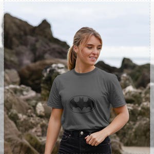 Batman &#39;The Bat&#39; Logo Charcoal T-shirt